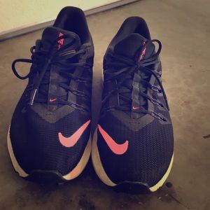 Nike Pink & Purple Women’s Size 9. EWC.